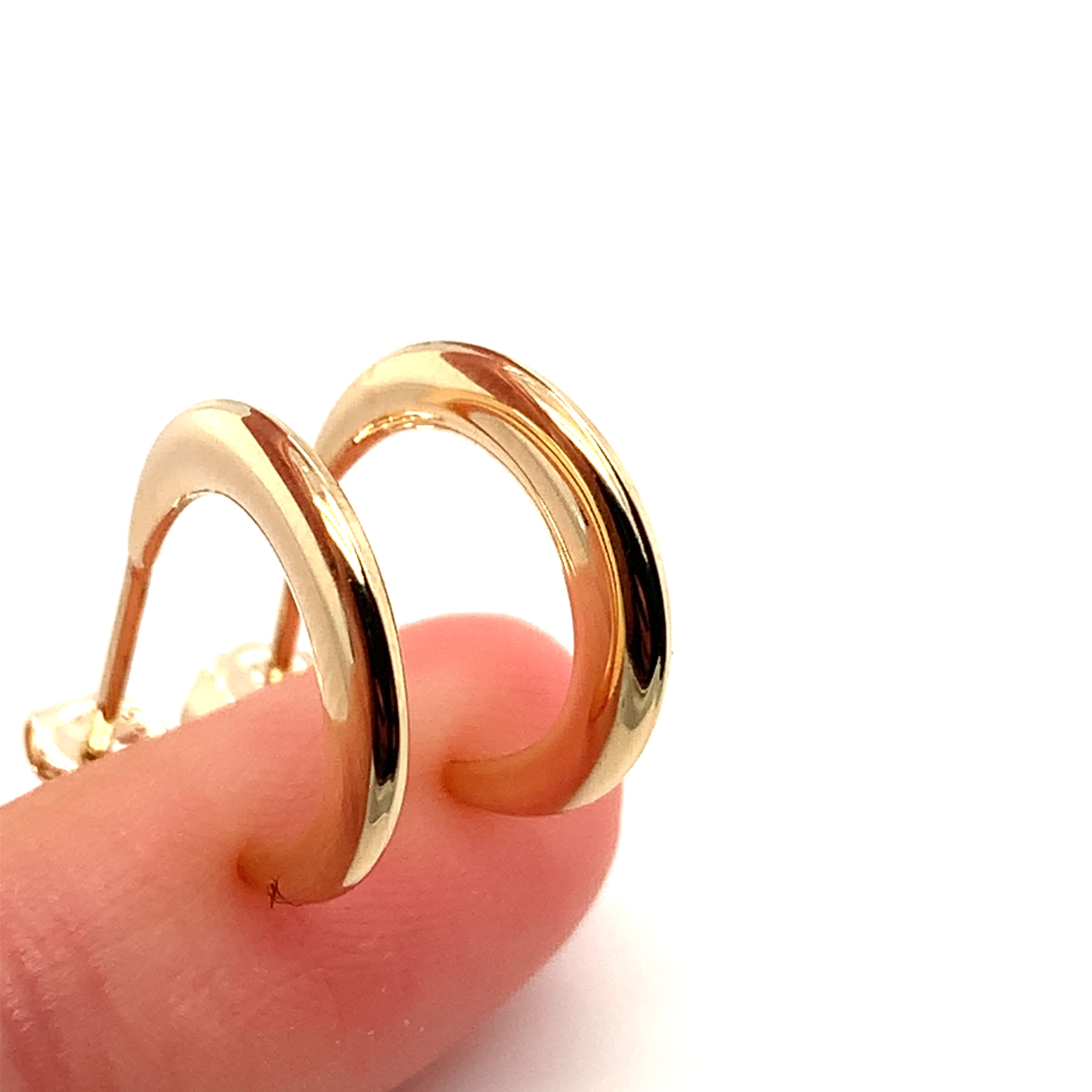 Crescent moon hoop earrings 9k yellow gold - Image 4
