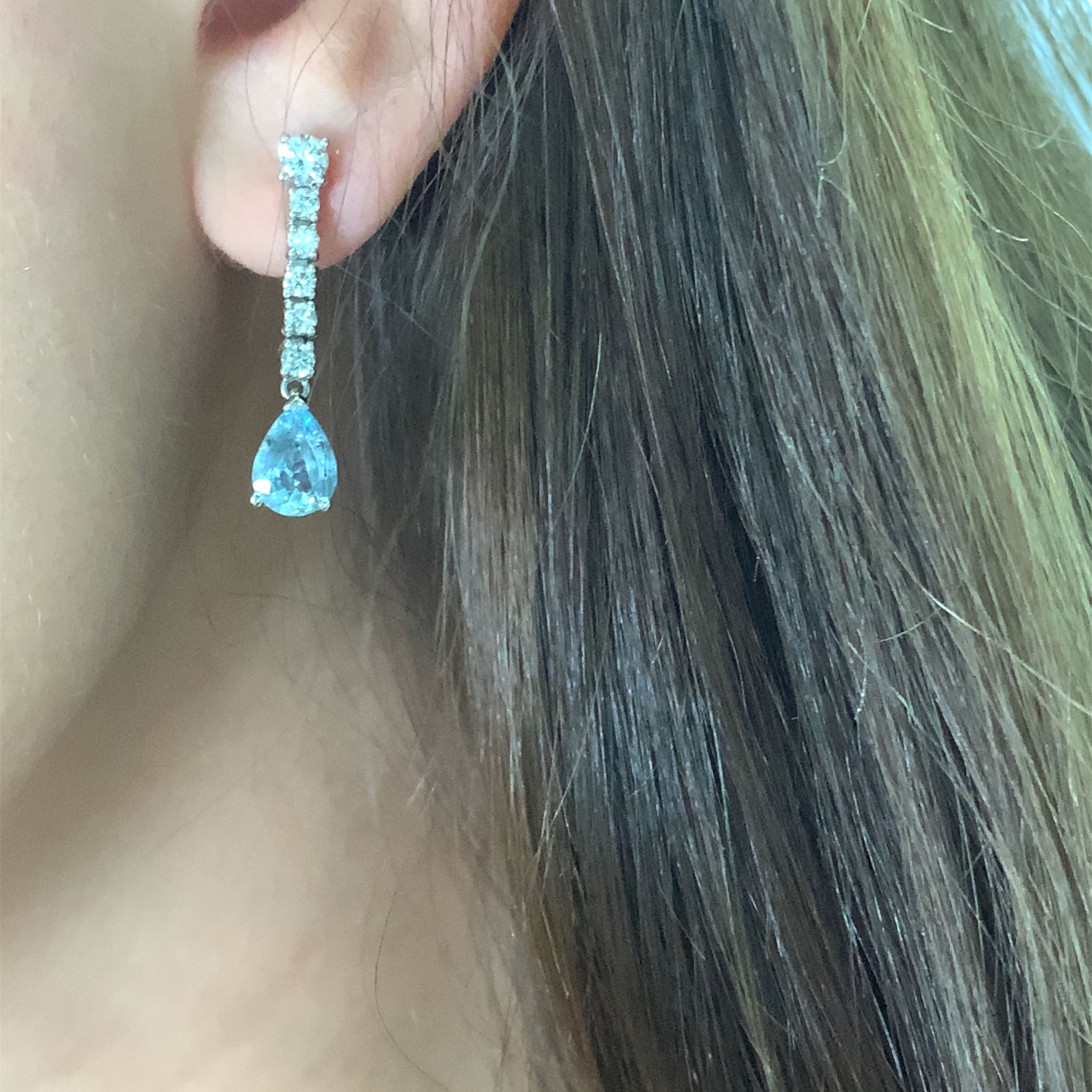 Aquamarine and diamond stud earrings 18k white gold - Image 3