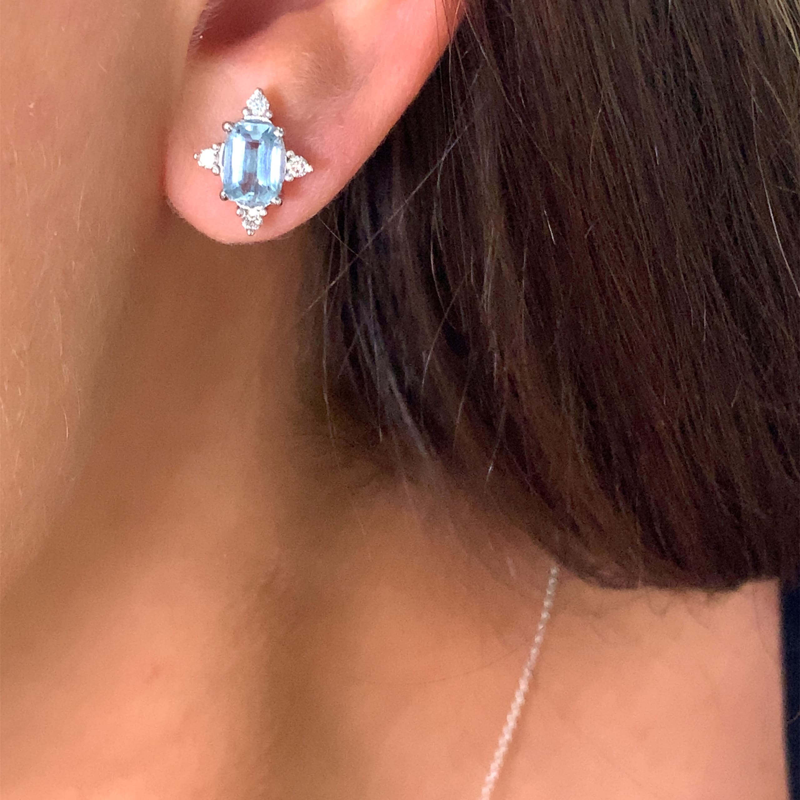 Aquamarine and diamond stud earrings 18k white gold - Image 3