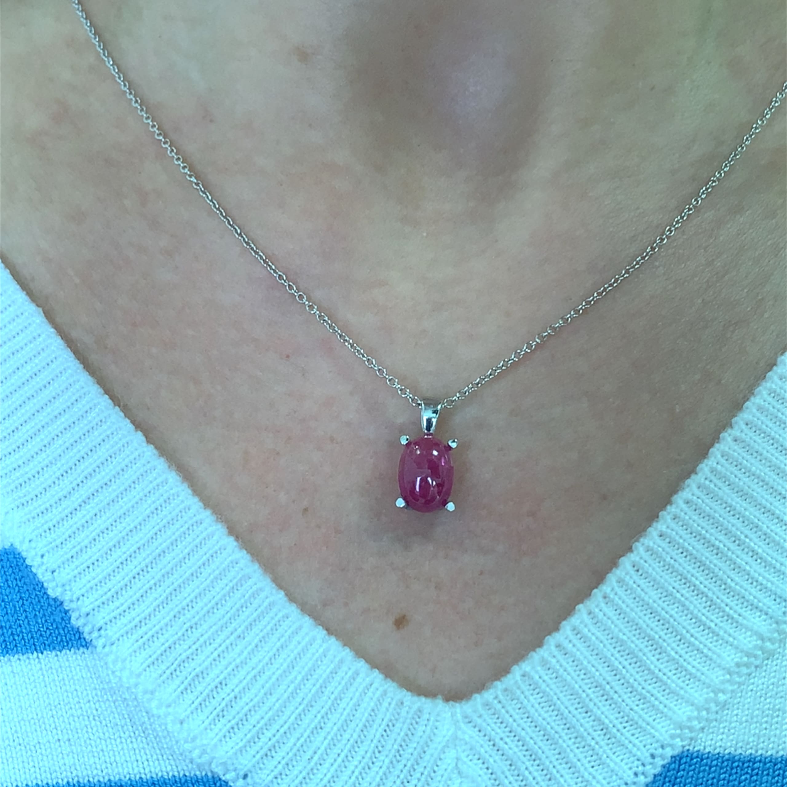 Ruby cabochon solitaire pendant necklace 18k white gold - Image 2