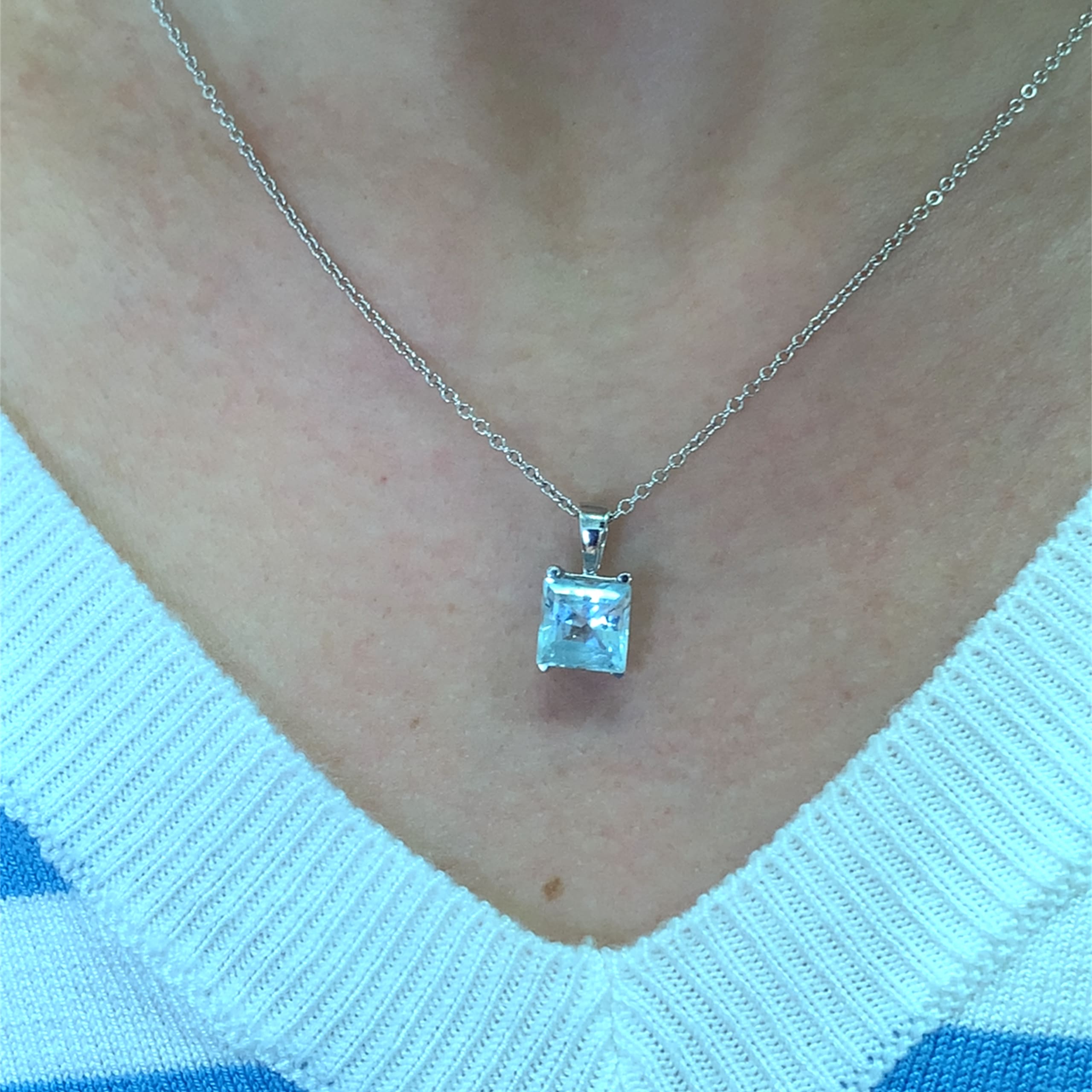 Aquamarine blue sky pendant necklace 18k white gold - Image 2