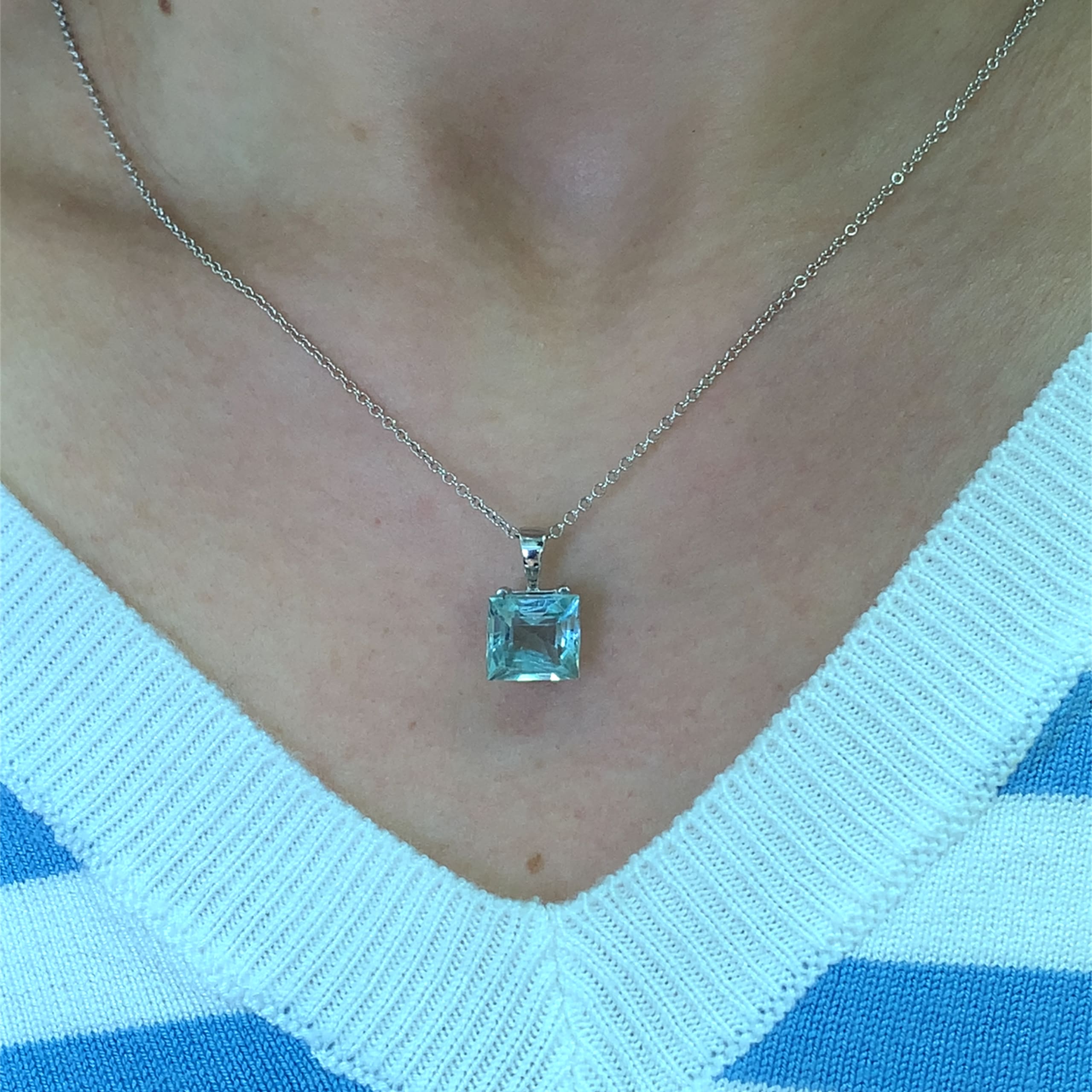 Aquamarine blue sky pendant necklace 18k white gold - Image 2