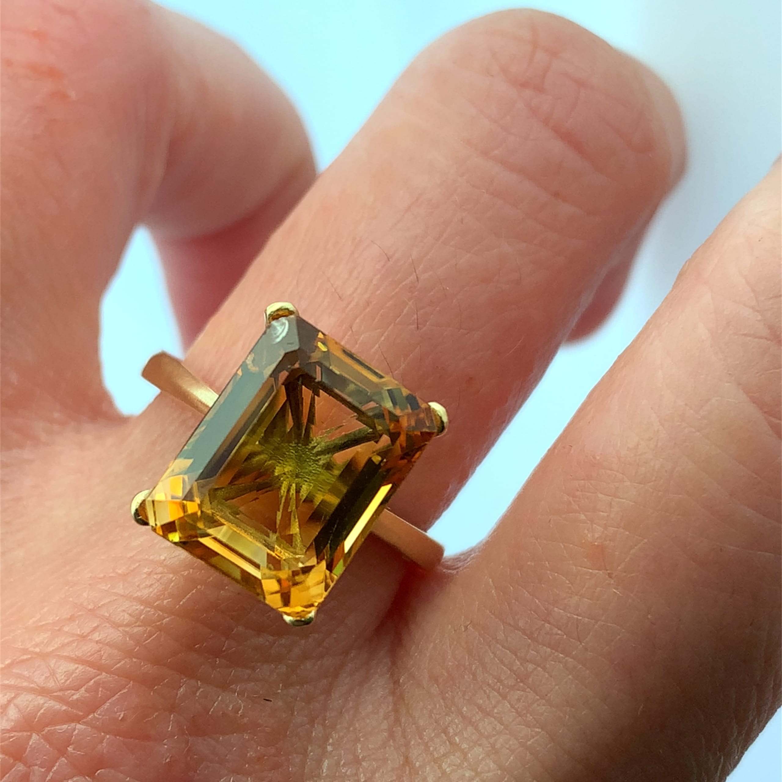 Citrine emerald cocktail ring 18k yellow gold - Image 2