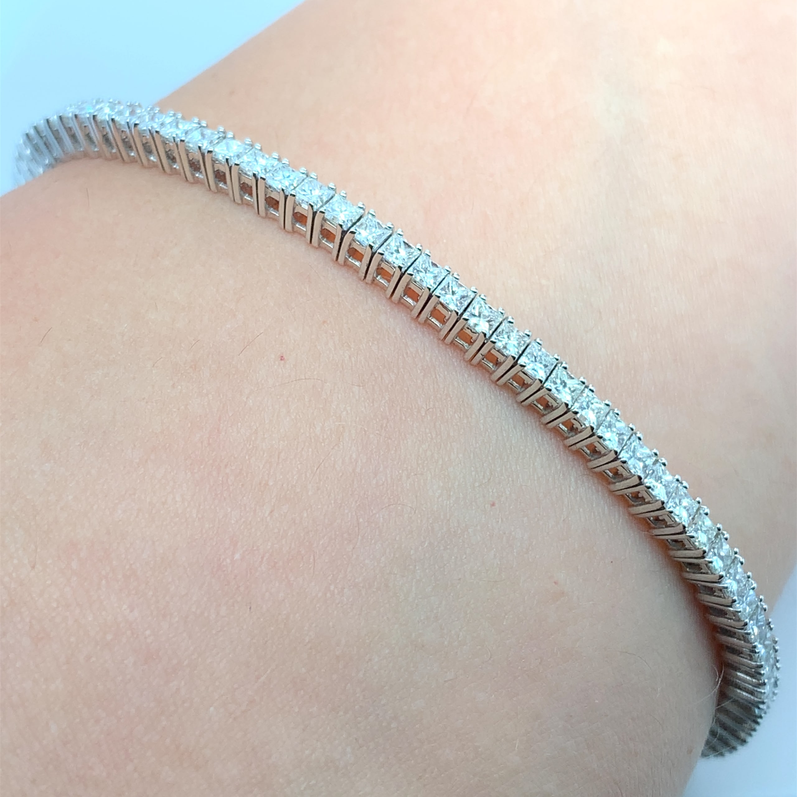 Princess diamond tennis bracelet 18k white gold - Image 3