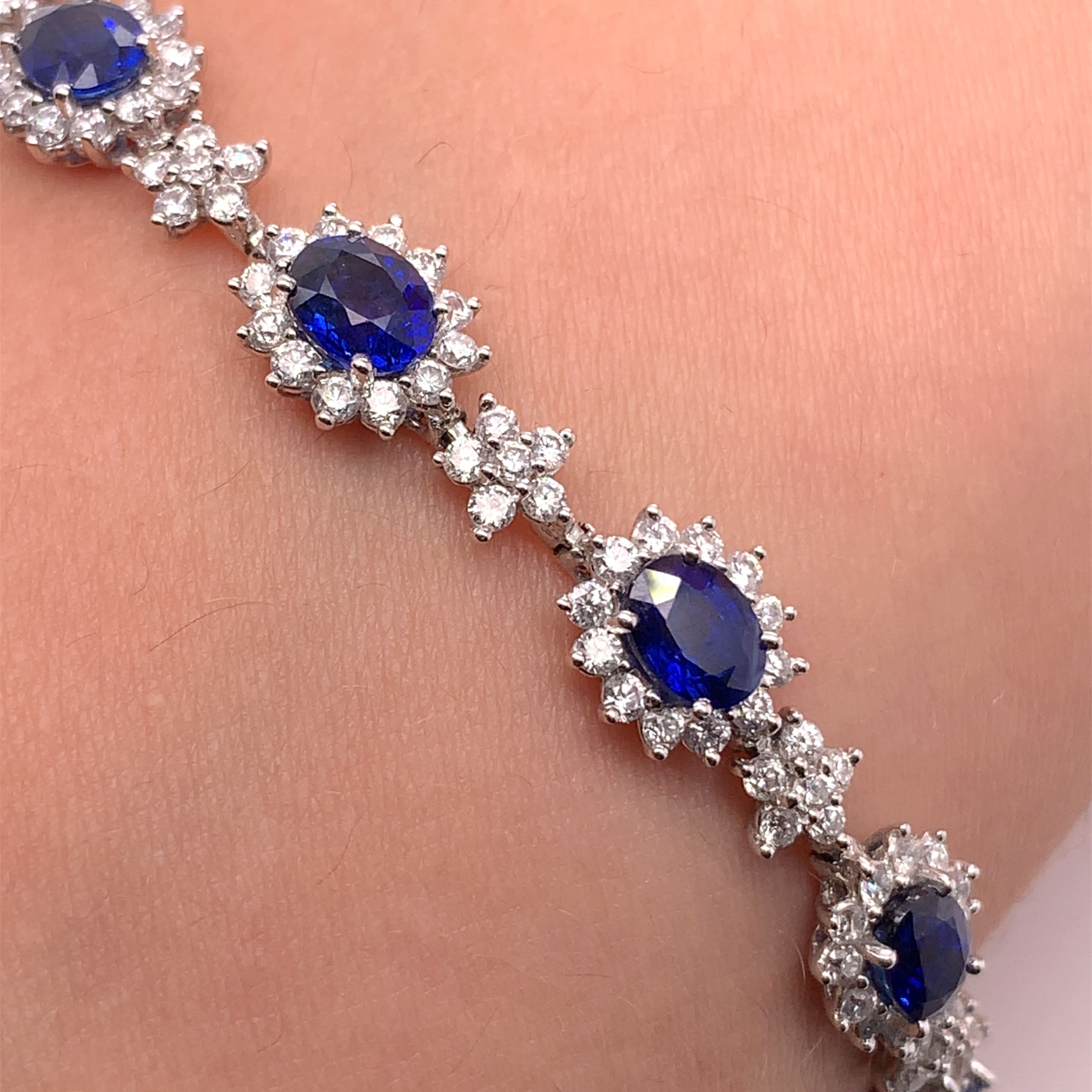 Sapphire and diamond bracelet 18k white gold - Image 3