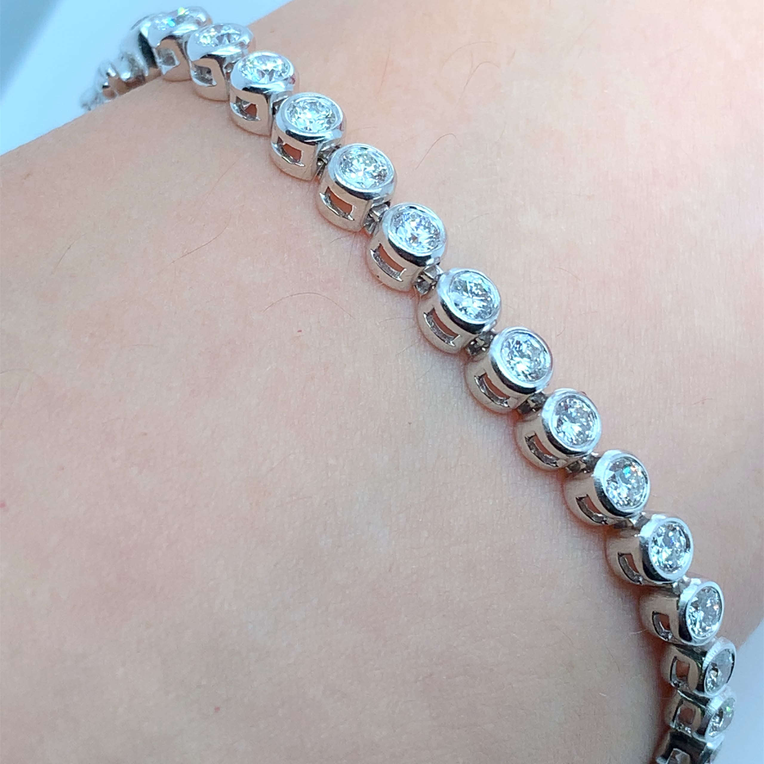 diamond tennis bracelet bezel 18k white gold