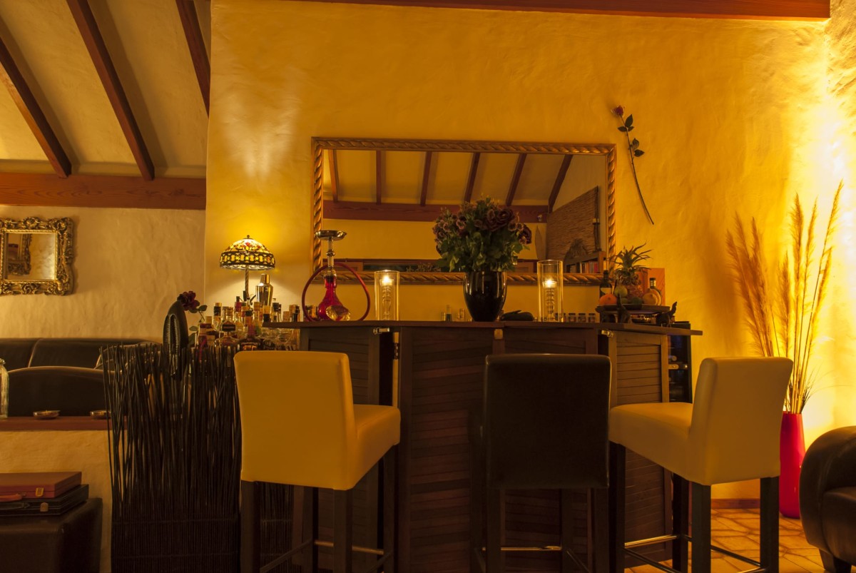 Lounge & Bar Birdcage Resort