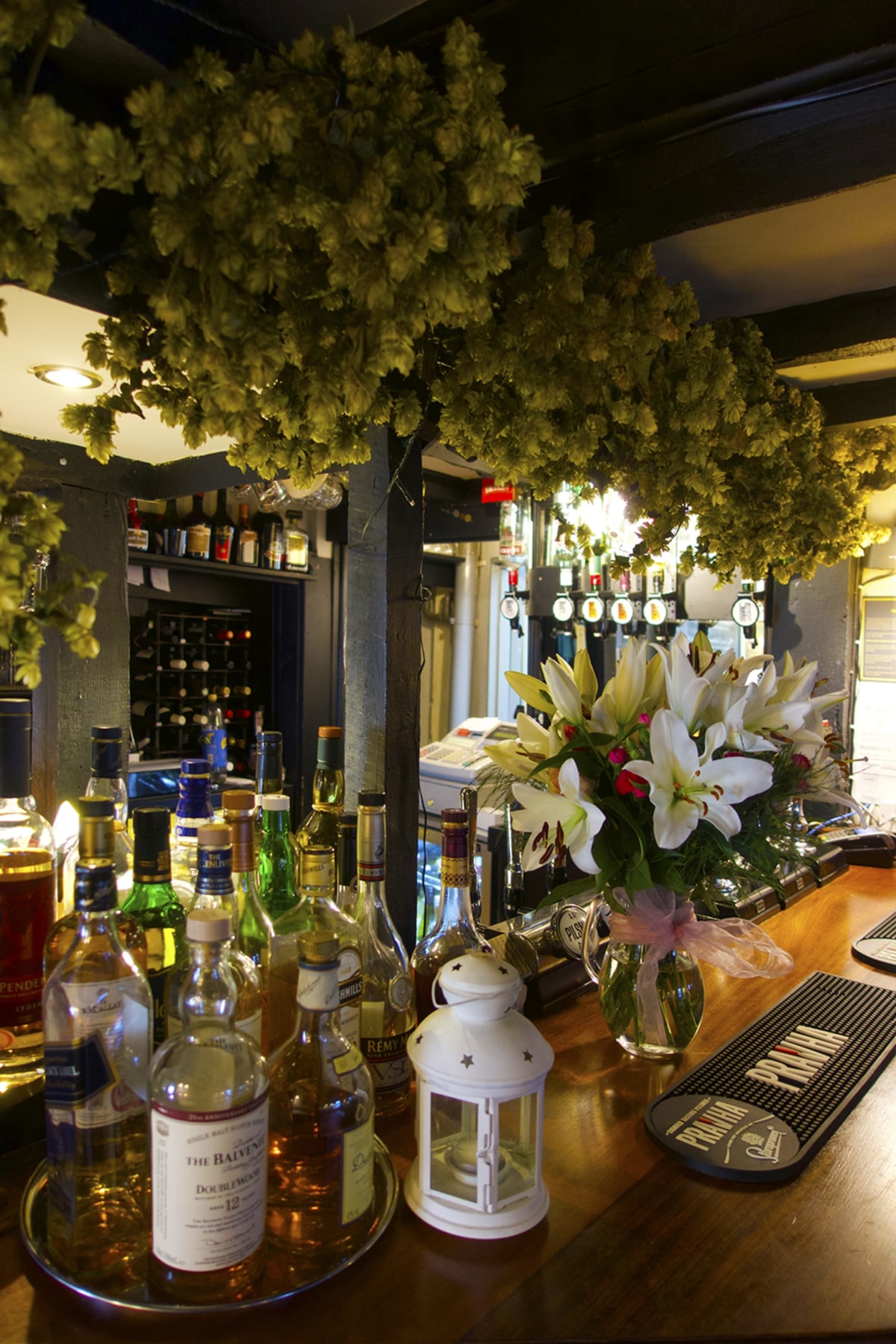 Bar & Restaurant | The Old Black Lion 