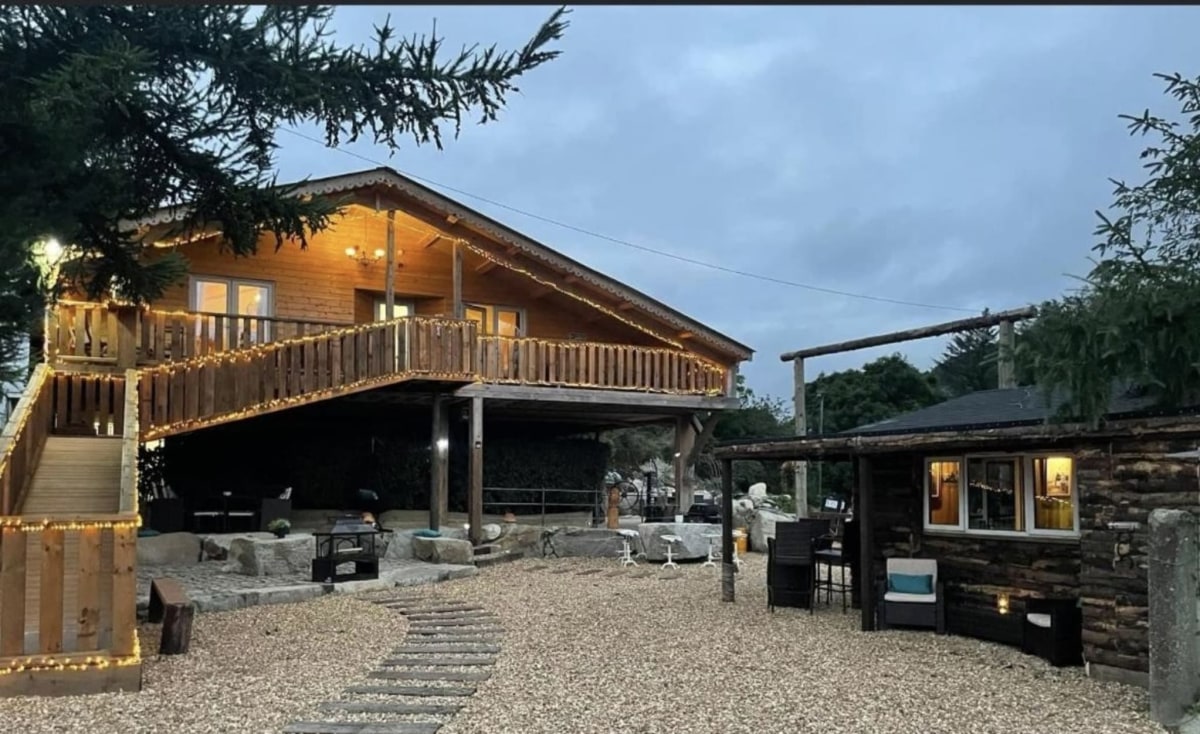 The Meadows Apartment Greenvale Cabins, Newry