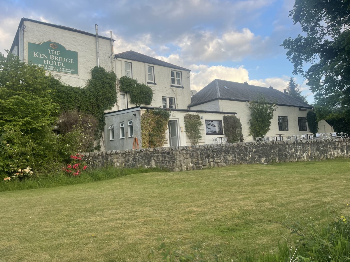 Kenbridge Hotel & Campsite Luxury Lodgings in New Galloway, GB