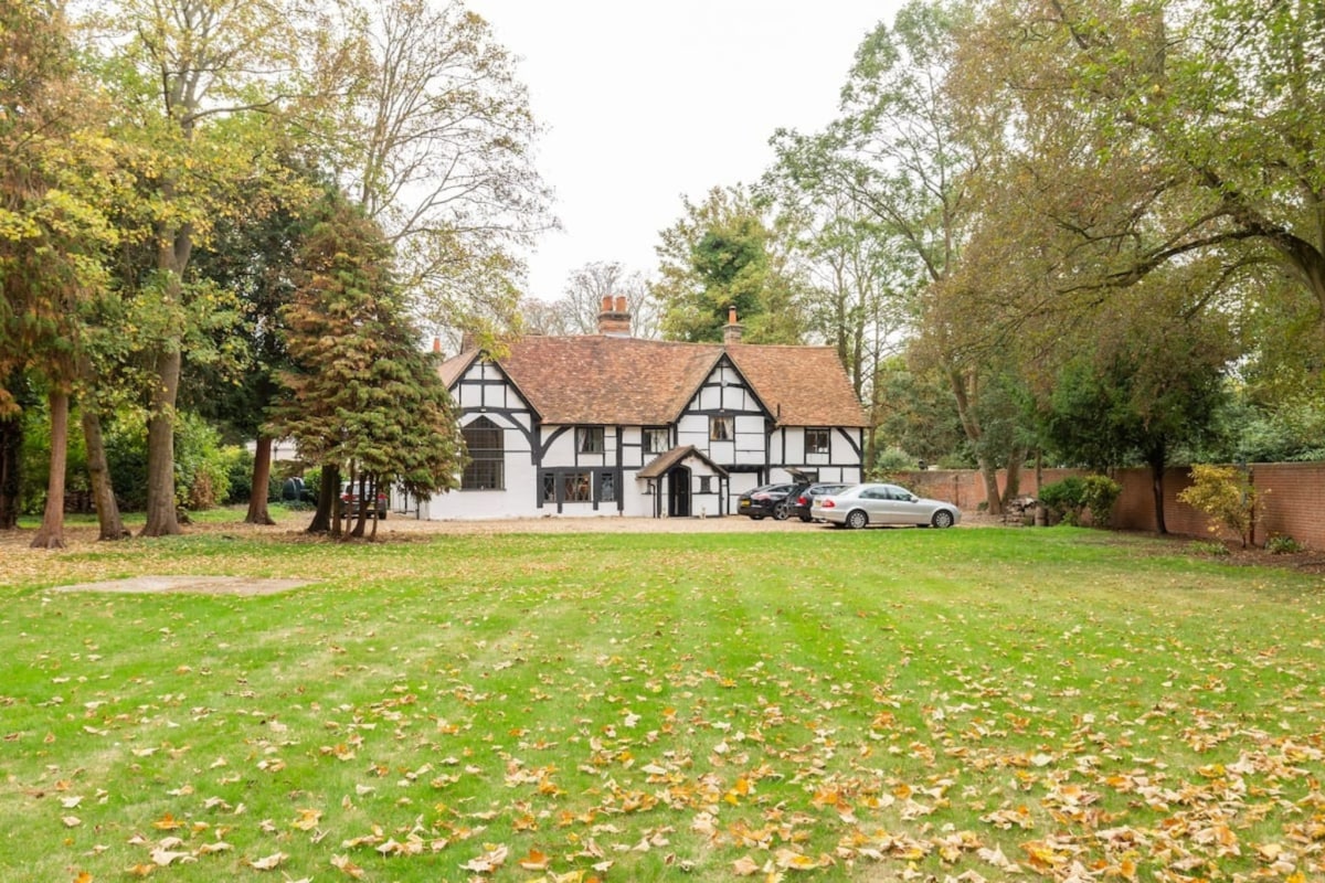 Dorney Cottage Your Charming Cottage in Dorney Bucks