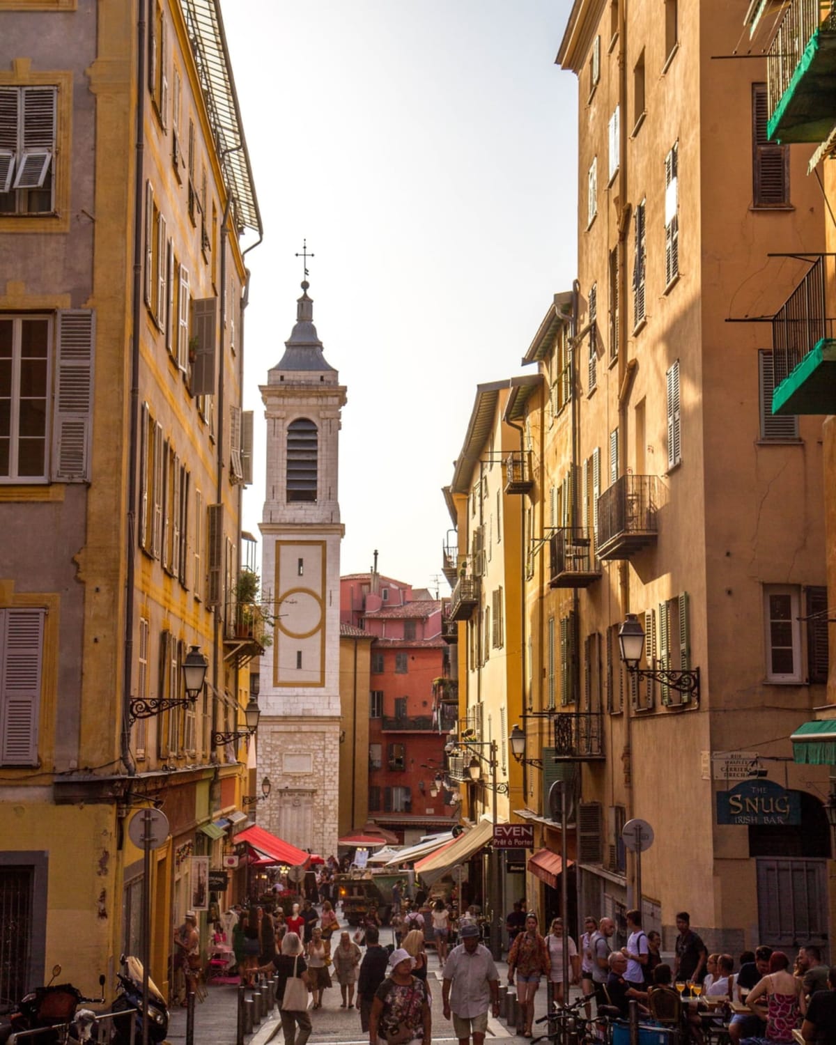 Visit the city of Nice sleep at 26Nice in the French Riviera