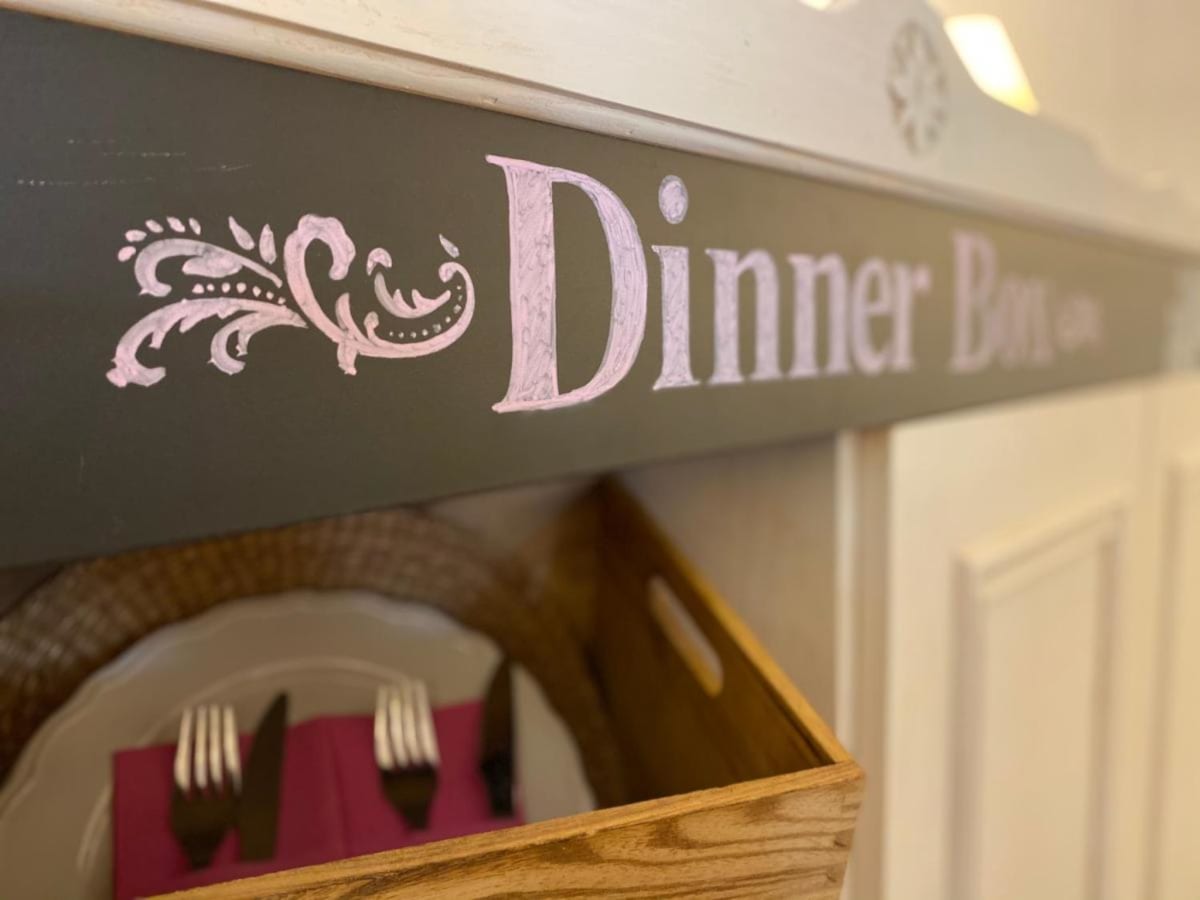 Dinner box