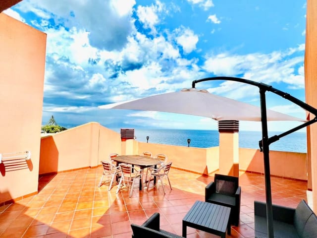 Suite Deluxe con vistas al mar, foto 3 de 14