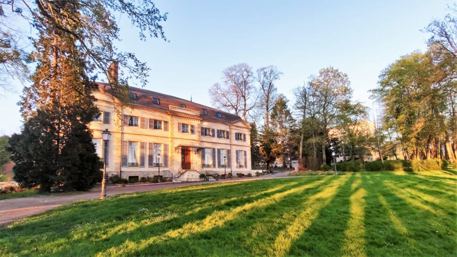 Privatisation de la Maison Verneuil