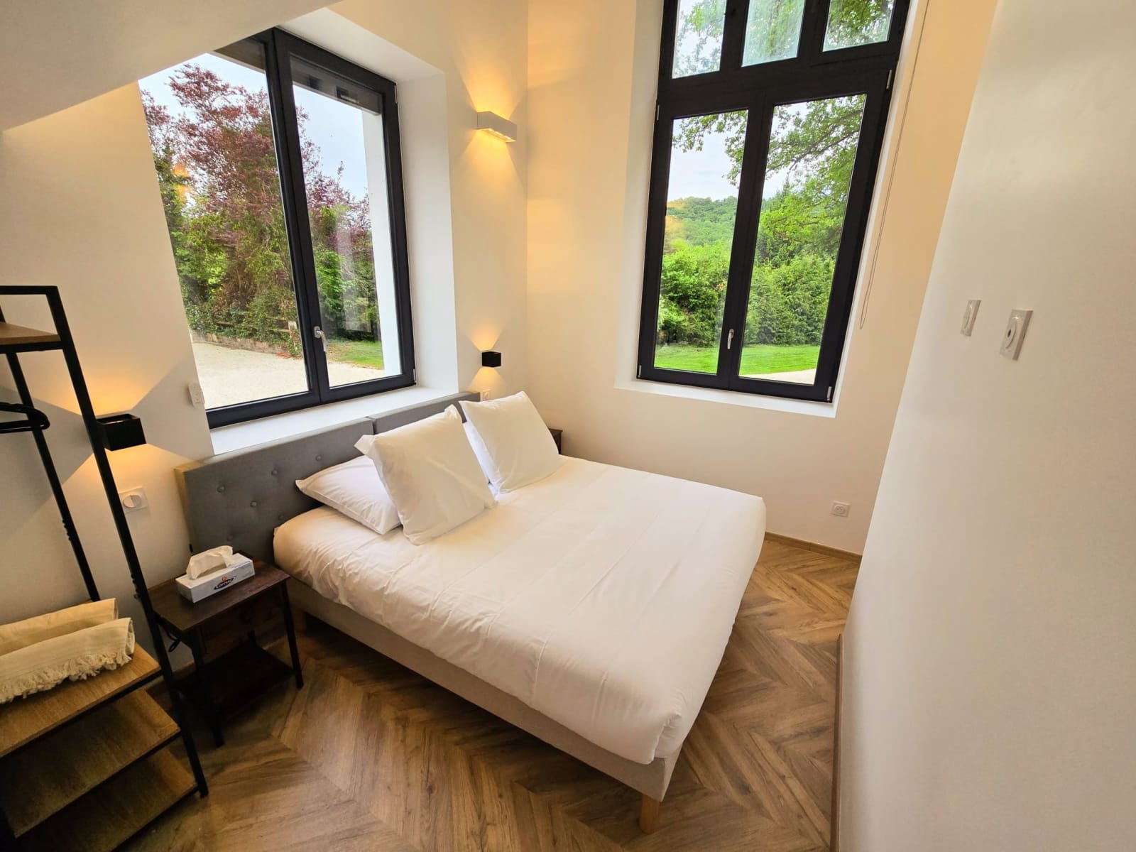 Chambre spacieuse avec salle de bains privative