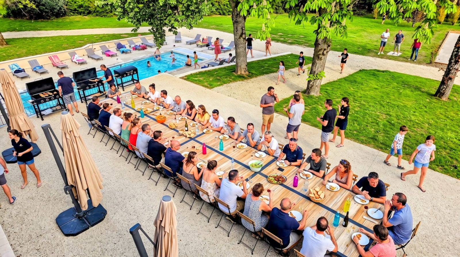 Repas de groupe en extérieur