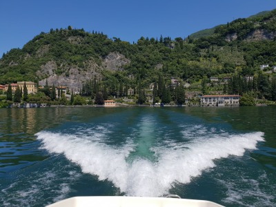 Gita in barca sul Lago di Como durante i festeggiamenti di Ferragosto