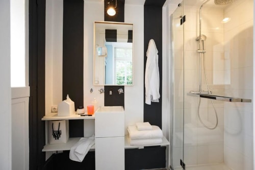 Double room with private bathroom - Lille | Chambres d'hôtes Queen Christine