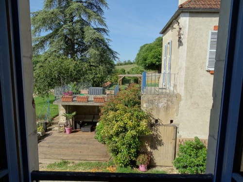 furnished terrace and views of the park and countryside