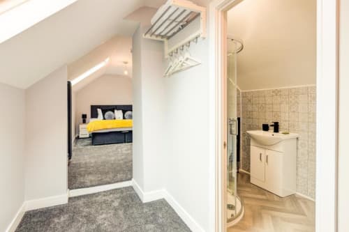 hotel with parking near east midlands airport
