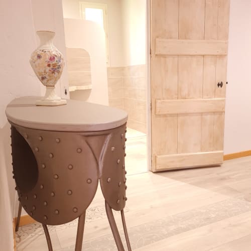 Decoratief detail en toegang tot badkamer in Suite Opale