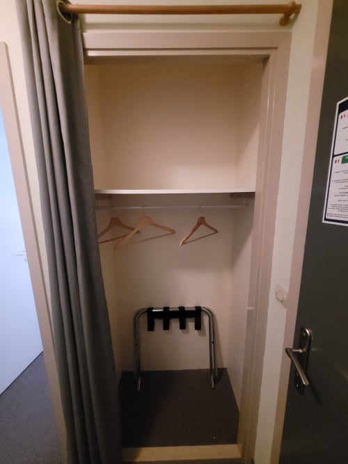 Penderie dans l'entrée