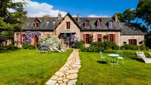 Le Petit Manoir de Kériolet à Concarneau - charmant manoir en pierre avec glycine et coin détente au jardin