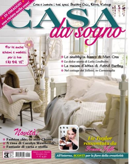 Casa al Sogno Magazincover mit Shabby-Chic Schlafzimmer-Dekoration für das Hotel Port-en-Bessin
