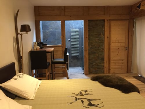 Chambre Prestige à Aux Pays Des Sucs avec vue montagne, bureau et accès balcon à Saint-Hostien