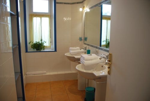 Showerroom for Iris room