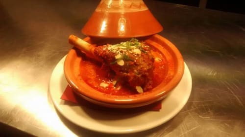 Tajine avec viande et légumes servi à l'hôtel La Trelade à Saint-Martin