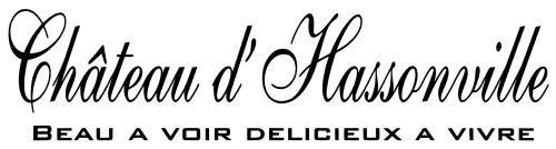 Logo du Château d'Hassonville avec devise française, gîte et chambre d'hôtes à Marche-en-Famenne