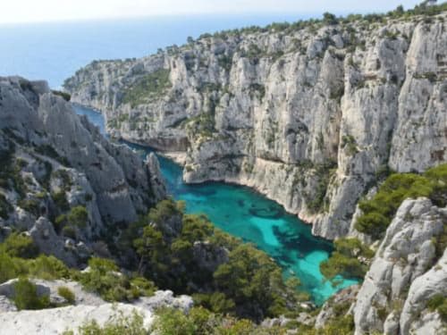 Dramatic limestone cliffs with turquoise waters in Provence near Ollioules, France
