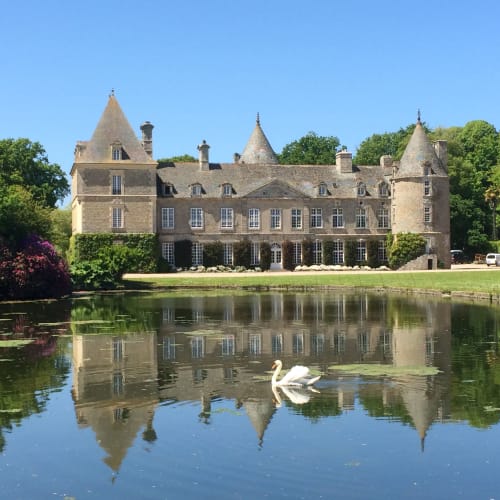 Château d'Alexis de Tocqueville se reflétant dans les douves, Tocqueville, France