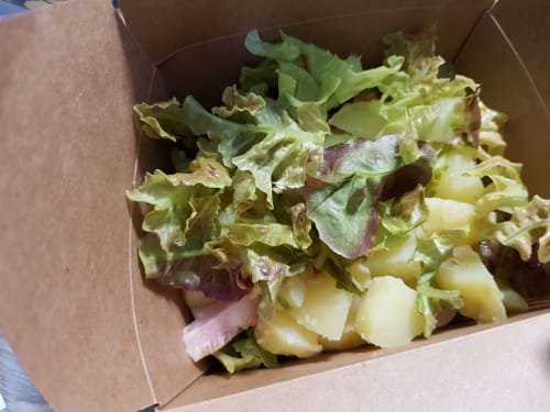 Salad made from the gourmet basket