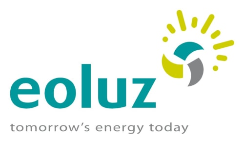 Eoluz-Logo mit Sonnenstrahlen und Kreisdiagramm-Design - Branding eines Unternehmens für erneuerbare Energien