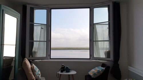 Vue mer depuis la fenêtre du cottage à Vue D'ici, Saint Valery sur Somme, avec coin détente et paysage côtier