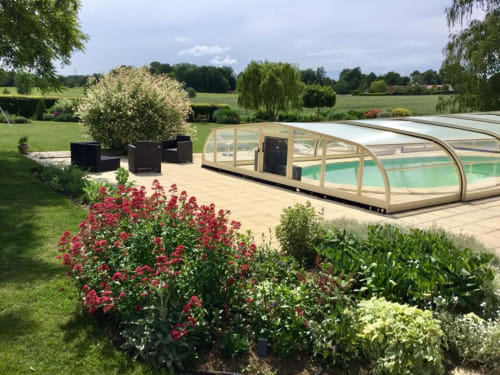 The swimming pool of Château de Ribourdin in Auxerre