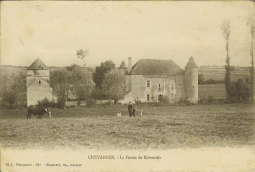 Carte Postale historique du Château de Ribourdin transformé en Maison d'hôte en Bourgogne
