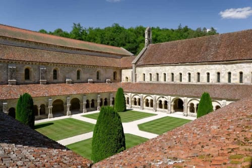 l'Abbaye de Fontenay, à découvrir lors de votre séjour au chambres d'hôtes du Château de Ribourdin