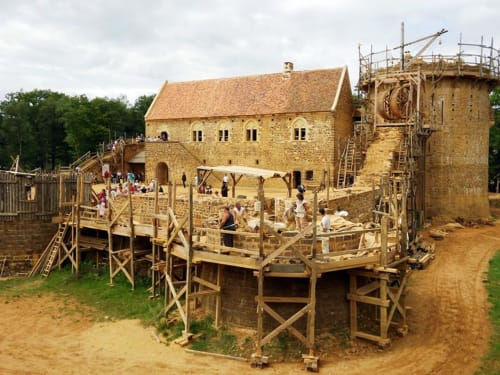 Le Château de Guédelon, une visite à ne pas manquer lors de votre séjour en Puisaye