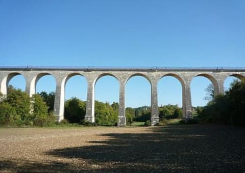 Bungee jumping from the Druyes les Belles Fontaines Viaduct 