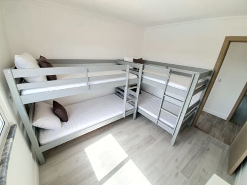 Bedroom 6 with 2 bunk beds in the rental villa Casa Claudina located in the heart of a 5000m² property, this pretty 210m² villa is ideally located just 2.5 km from the AQUASHOW water park which is the largest in the Algarve and 18 KM from Faro airport. Villa rental near vilamoura for your holidays, your events, parties or groups up to 20 people. Rental villa with large wooden terrace for 16 people and large heated swimming pool located in the Algarve in Portugal in Loule.
At the heart of a 5000m² property, this lovely 210m² villa is ideally located just 2.5 km from the AQUASHOW water park which is the largest in the Algarve and 18 km from Faro airport. Come and practice your favorite leisure activities within a radius of 20 minutes maximum, enjoy the most beautiful golden sand beaches "Vale do Lobo", "Forte Novo Beach", "Praia da Oura", Vilamoura and Quarteira, of the karting circuit in Almancil, from Vilamoura marina and first class golf courses "Vila Sol Golf", "Quinta do Lago Laranjal Golf Course", "royal de Vale do Lobo - Ocean Golf Course".