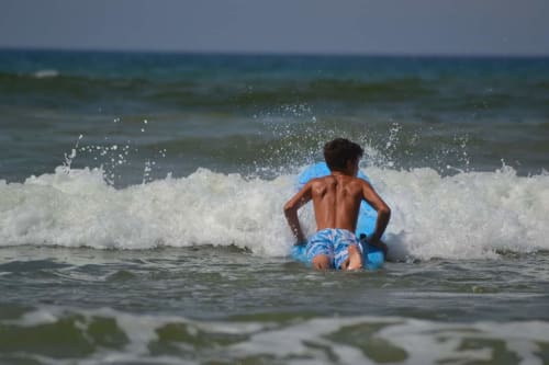Osez le surf à Locquirec - GITES DU BULZ