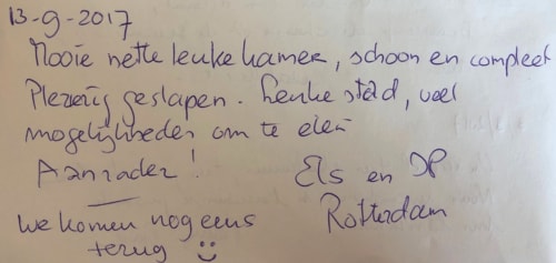 Note manuscrite datée du 13-9-2017 félicitant le gîte La Tour Grégoire à Clermont-Ferrand, France