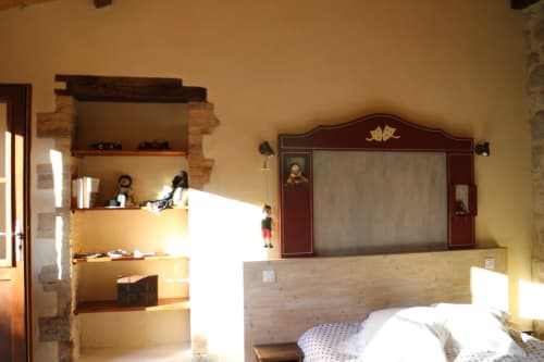 Chambre d'hôtes originale en Ardèche. Décor marionnettes. Accès privé.