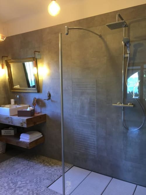 Salle de bain appartement vue mer U Fiore