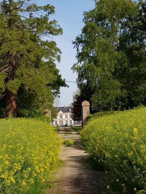 chemin GR devant Rouge Maison 