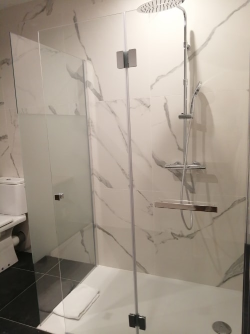 douche chambre PMR